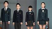 學(xué)生不愛穿校服怎么解決?學(xué)生需要一個(gè)專業(yè)的校服制造商