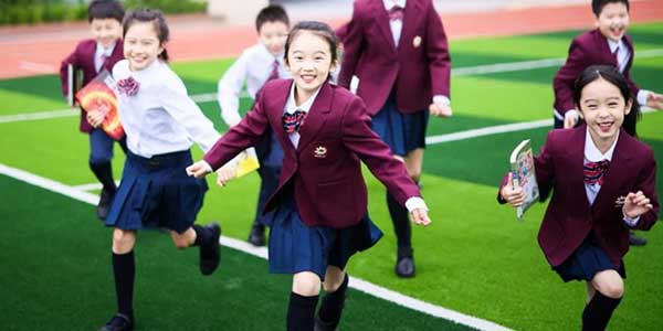 定制秋季校服廠家，秋季校服設(shè)計
